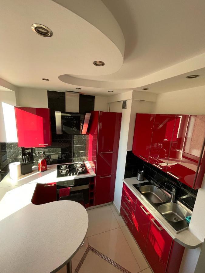 Luxury Red Apartment By Marta Radom Exterior photo