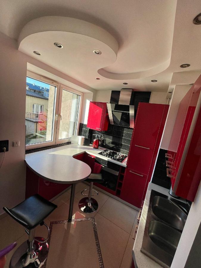 Luxury Red Apartment By Marta Radom Exterior photo