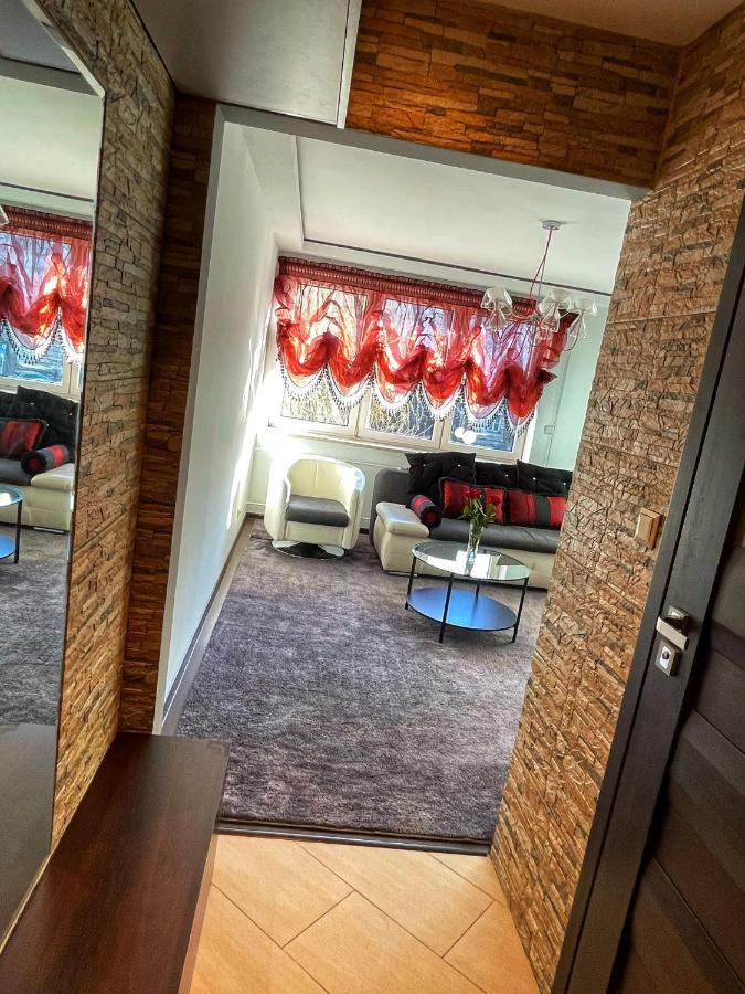 Luxury Red Apartment By Marta Radom Exterior photo
